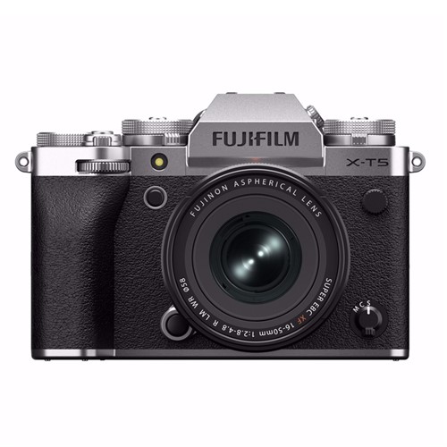 Fujifilm X-T5 + 16-50/2,8-4,8 R LM WR Silver